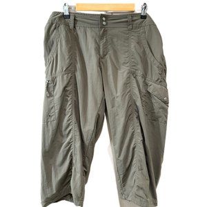 World Wide Sportsman Women’s Size 16 Crop Capri Pants **READ**